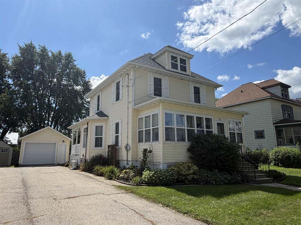 Photo of 331 W Harrison STREET, Columbus, WI 53925 (MLS # 2030806)