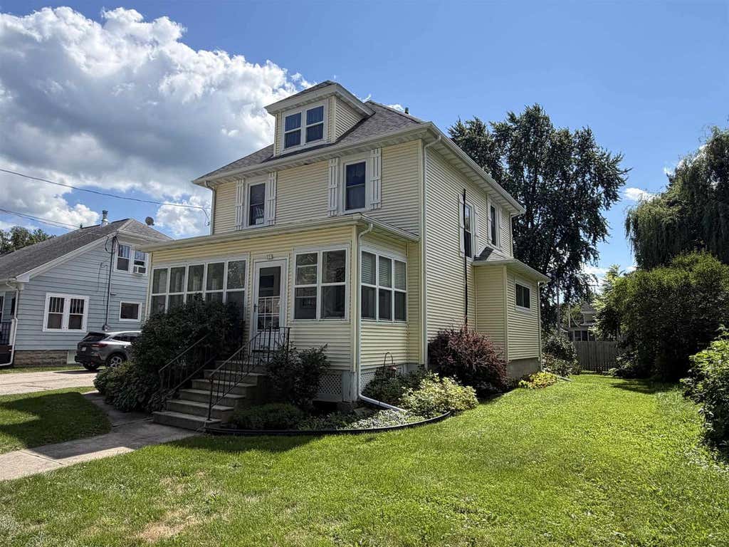 Photo of 331 W Harrison STREET, Columbus, WI 53925 (MLS # 2030806)