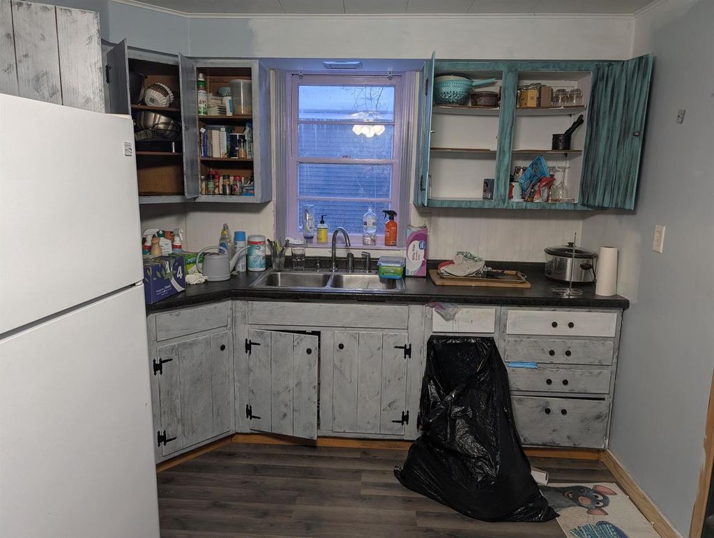 Photo of 922 MacArthur AVENUE, Ashland, WI 54806 (MLS # 6123216)