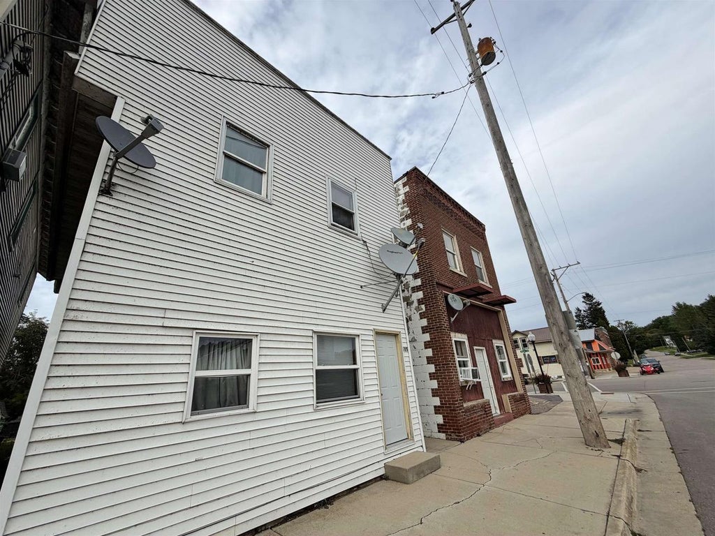 Photo of 105 W Main STREET, Cazenovia, WI 53924 (MLS # 2032945)