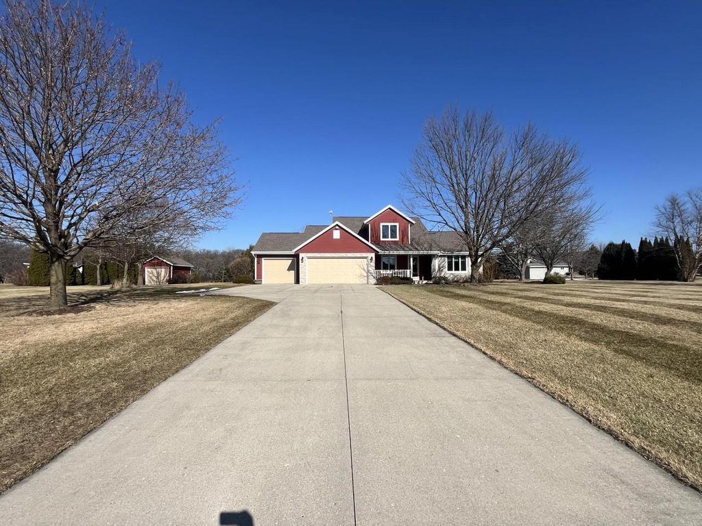Photo of 6692 W Thornapple DRIVE, Janesville, WI 53548 (MLS # 2015566)