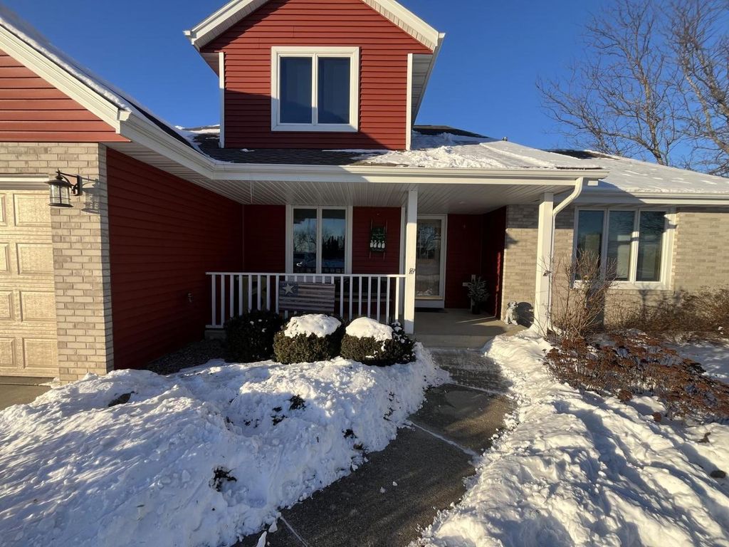 Photo of 6692 W Thornapple DRIVE, Janesville, WI 53548 (MLS # 2015566)