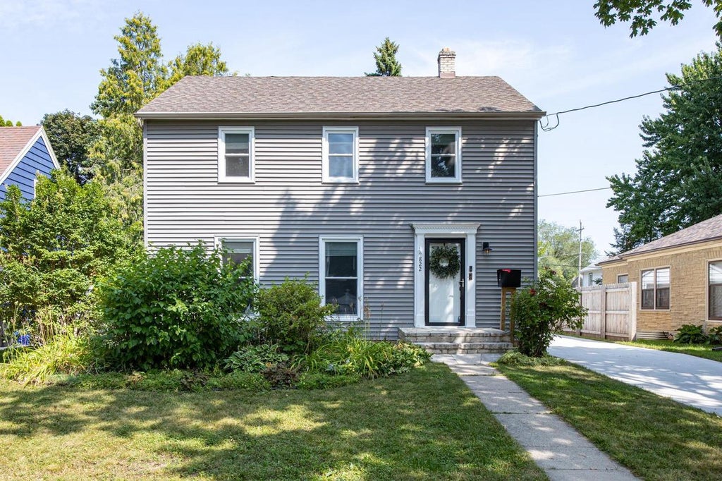 Photo of 822 W 3rd STREET, Appleton, WI 54914 (MLS # 50331375)