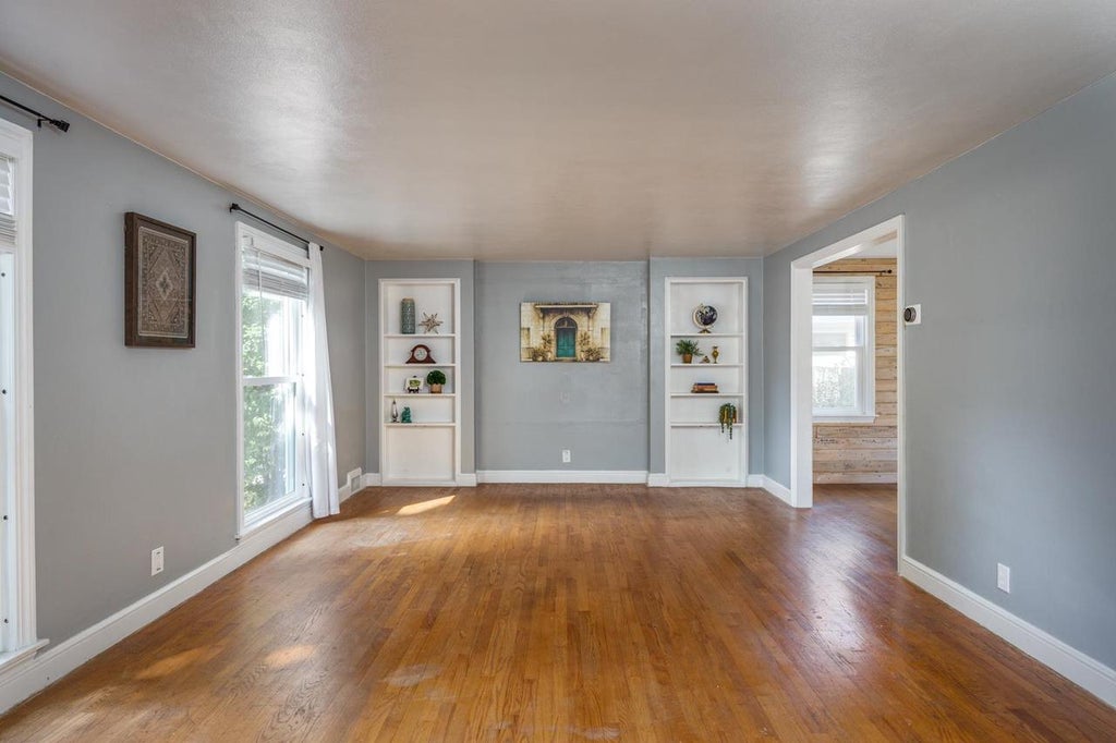 Photo of 822 W 3rd STREET, Appleton, WI 54914 (MLS # 50331375)