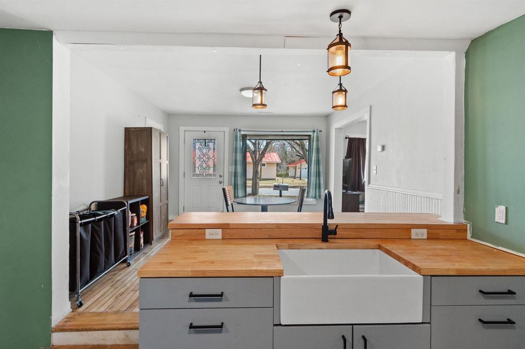 Photo of 2016 Michigan AVENUE, Stevens Point, WI 54481 (MLS # 22601345)