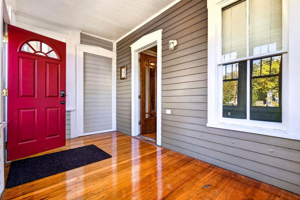 Photo of 709 W New York AVENUE, Oshkosh, WI 54901 (MLS # 50334097)