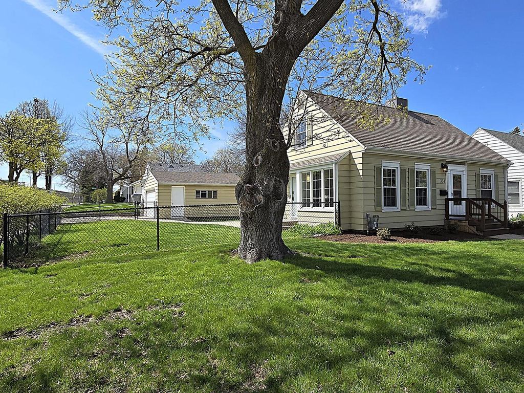 Photo of 331 S 80th STREET, Milwaukee, WI 53214 (MLS # 1958742)