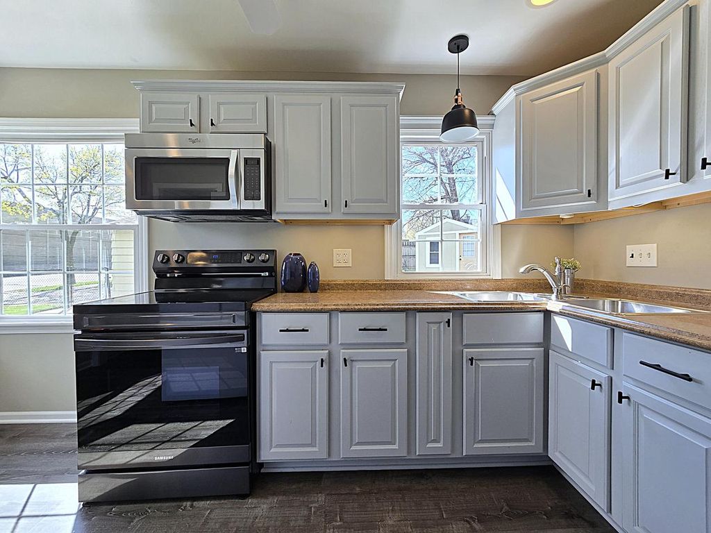 Photo of 331 S 80th STREET, Milwaukee, WI 53214 (MLS # 1958742)