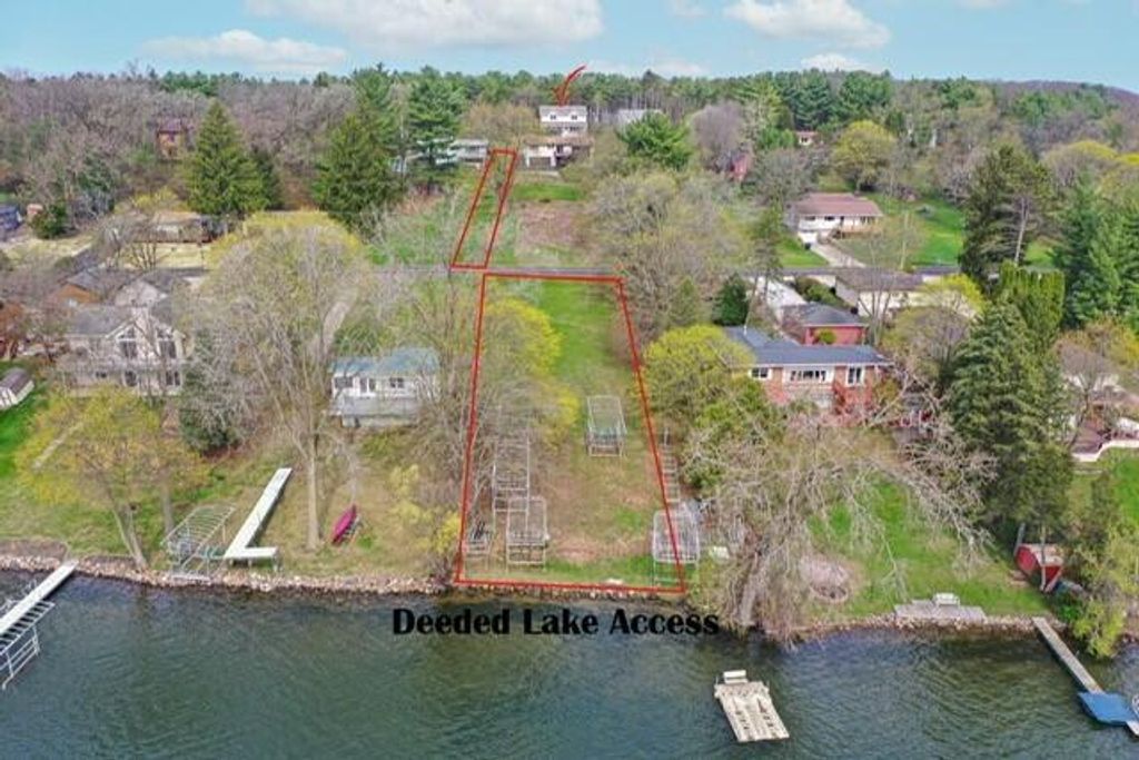 Photo of N7437 Grand View DRIVE, Whitewater, WI 53190 (MLS # 1958485)