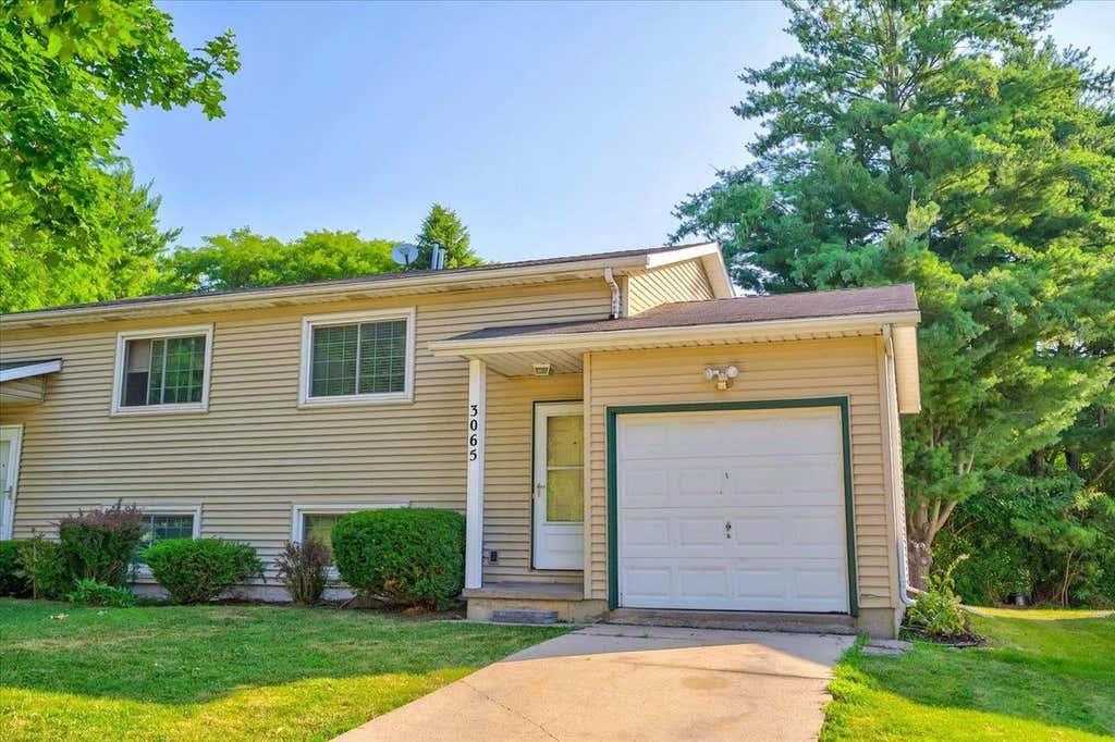 Photo of 3065 Cimarron TRAIL, Madison, WI 53719 (MLS # 2028759)
