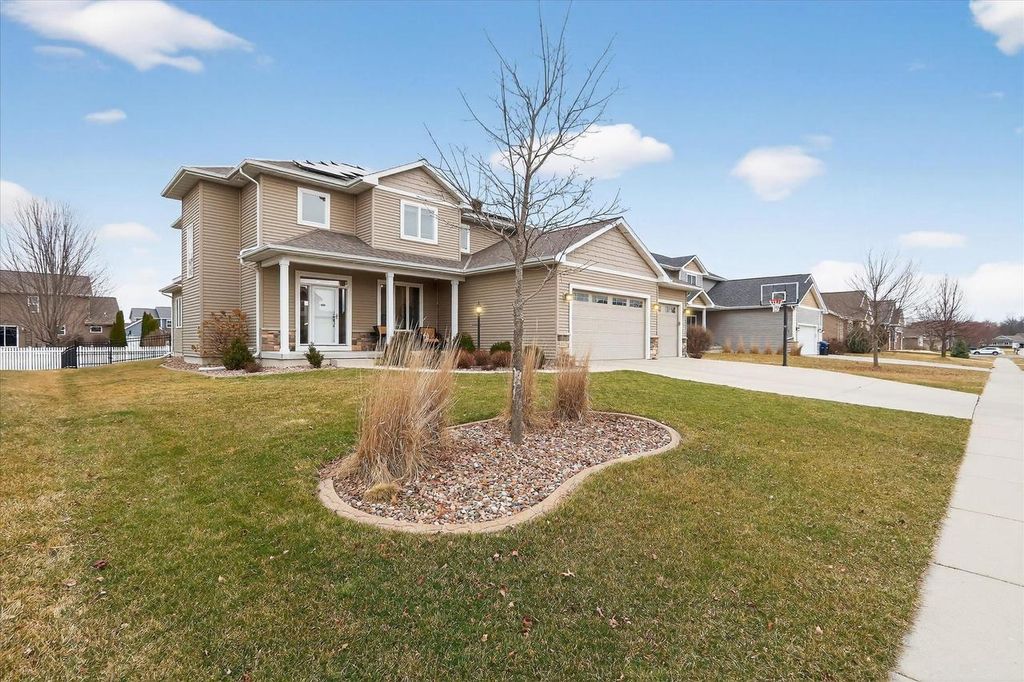 Photo of 673 Prairie Grass ROAD, Oregon, WI 53575 (MLS # 2018247)