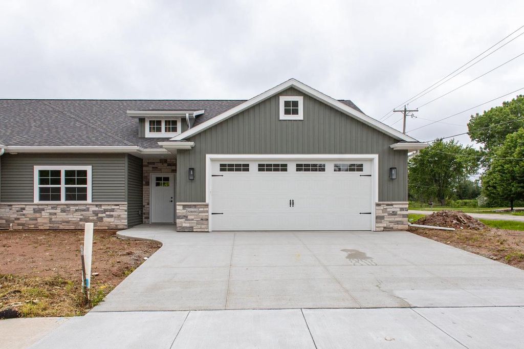 Photo of N9095 Southtowne DRIVE, Menasha, WI 54952 (MLS # 50328901)