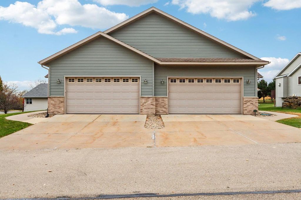Photo of 113 Jennifer CIRCLE, Mount Horeb, WI 53572 (MLS # 2017527)