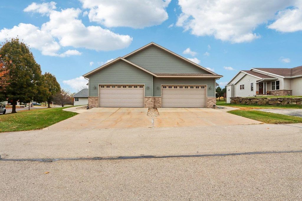 Photo of 113 Jennifer CIRCLE, Mount Horeb, WI 53572 (MLS # 2017527)