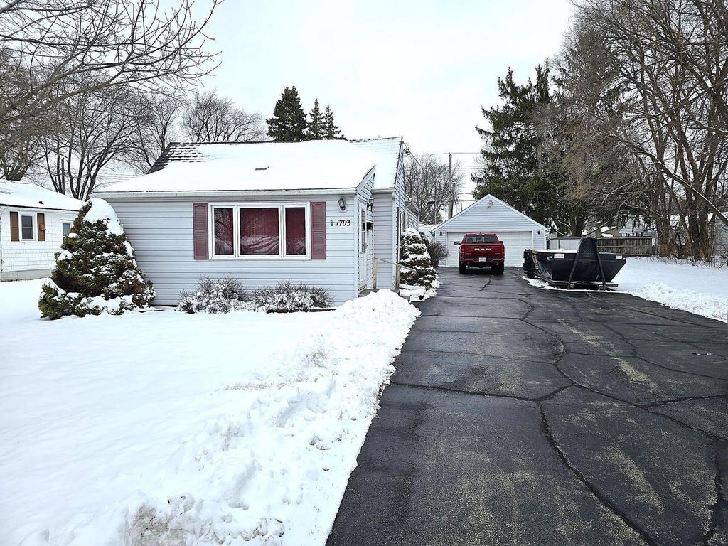 Photo of 1703 Bayliss AVENUE, Beloit, WI 53511 (MLS # 2018734)