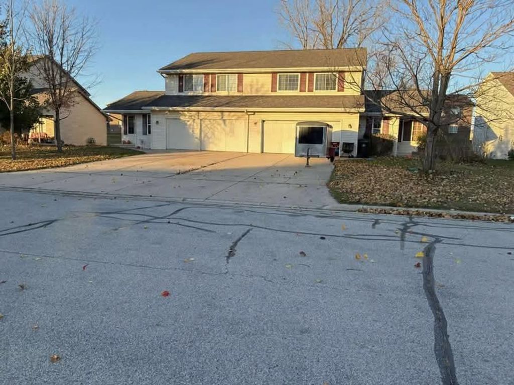 Photo of 1774 Cabinet Maker COURT, Green Bay, WI 54303 (MLS # 50318328)