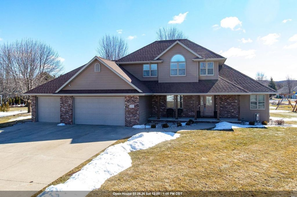 Photo of N7834 Edgewater COURT, Sherwood, WI 54169 (MLS # 50322586)