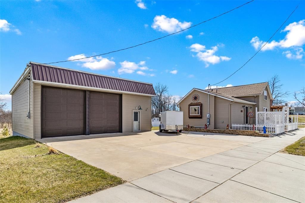 Photo of 1716 Kilbourn Avenue, Tomah, WI 54660 (MLS # 1599485)