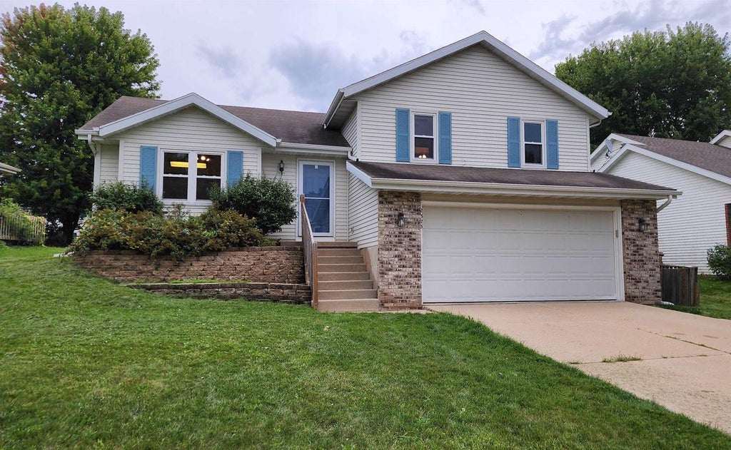 Photo of 2325 Talc TRAIL, Madison, WI 53719 (MLS # 2032092)