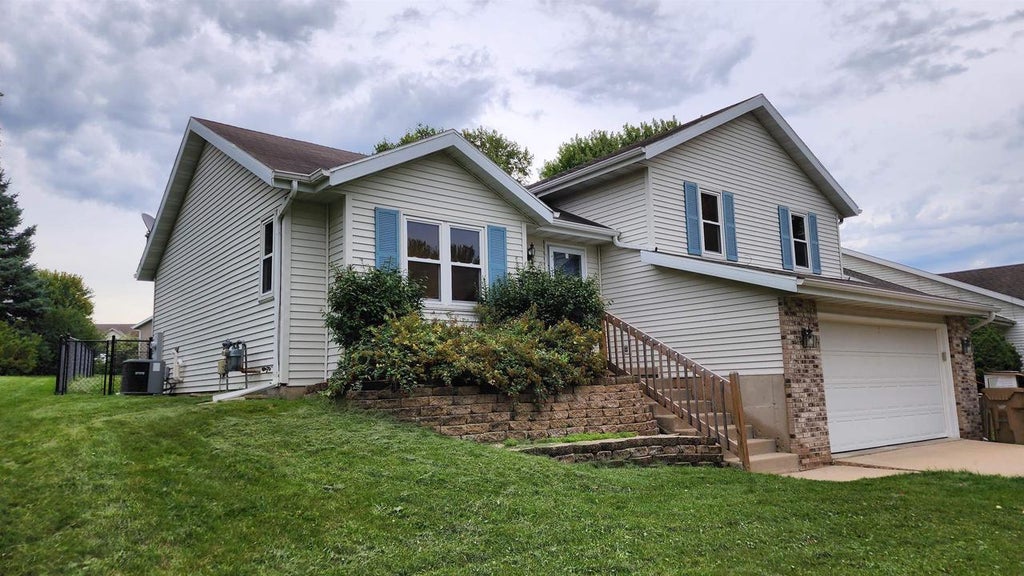 Photo of 2325 Talc TRAIL, Madison, WI 53719 (MLS # 2032092)