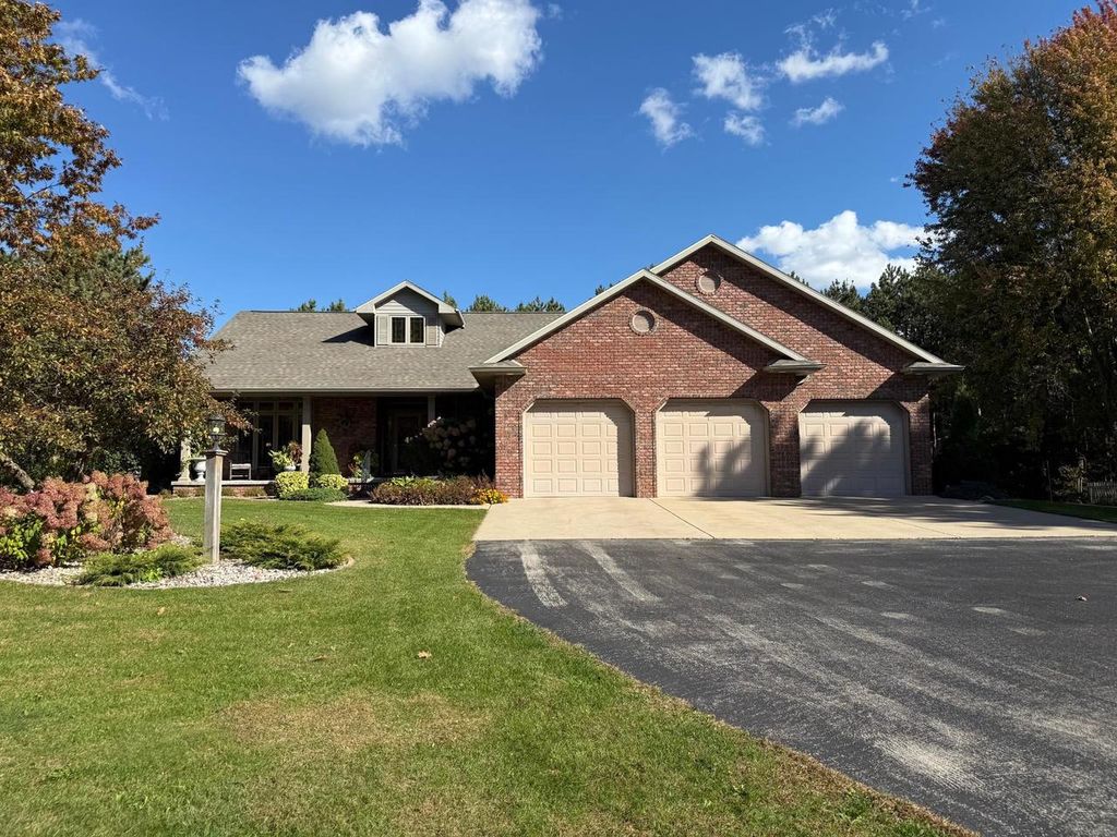 Photo of 3111 Ferndell Acres DRIVE, De Pere, WI 54155 (MLS # 22505785)