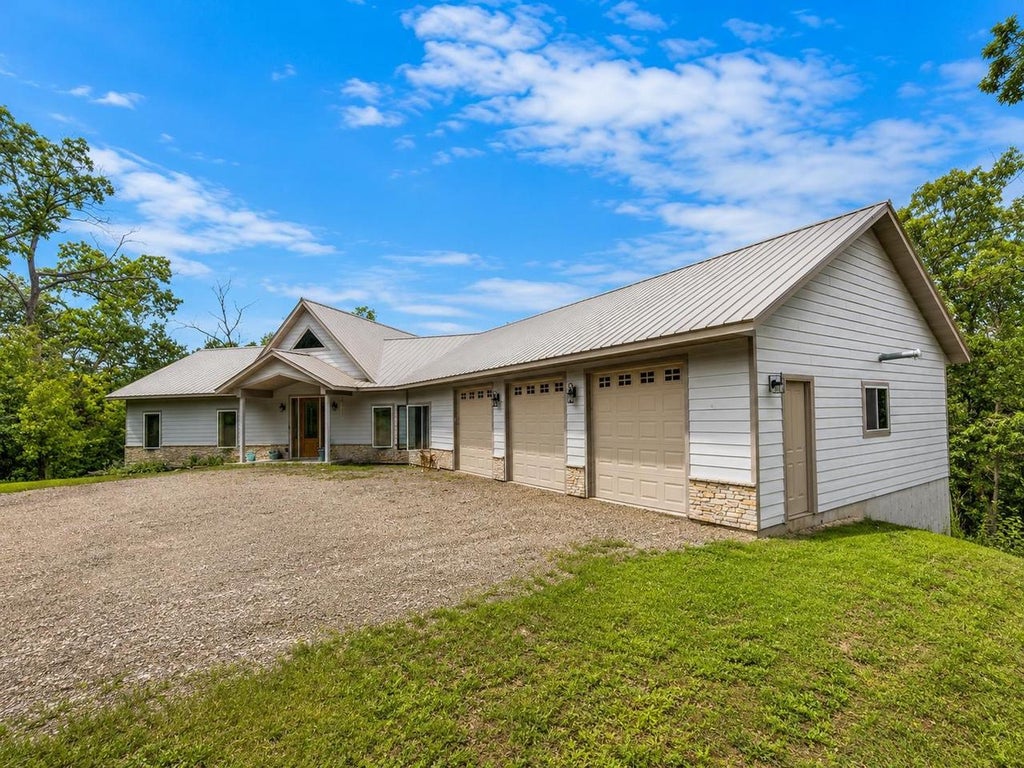 Photo of 10715 Colombus DRIVE, Ferryville, WI 54628 (MLS # 2031934)
