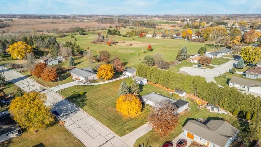 Photo of 804 Armstrong AVENUE, Howards Grove, WI 53083 (MLS # 1942551)