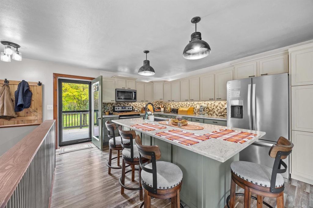 Photo of 2916 Blue Heron LANE, Stevens Point, WI 54481 (MLS # 22505265)