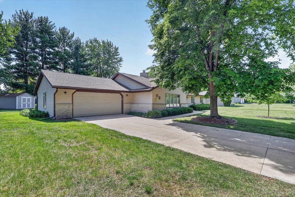Photo of 2113 Yorkshire DRIVE, Beloit, WI 53511 (MLS # 2024383)