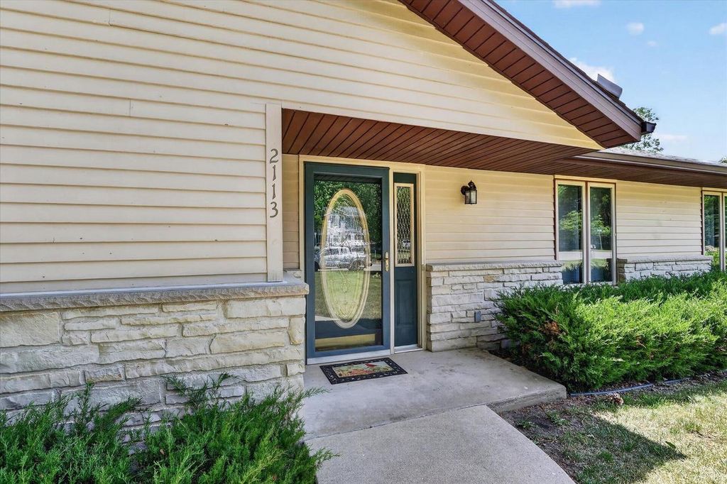 Photo of 2113 Yorkshire DRIVE, Beloit, WI 53511 (MLS # 2024383)