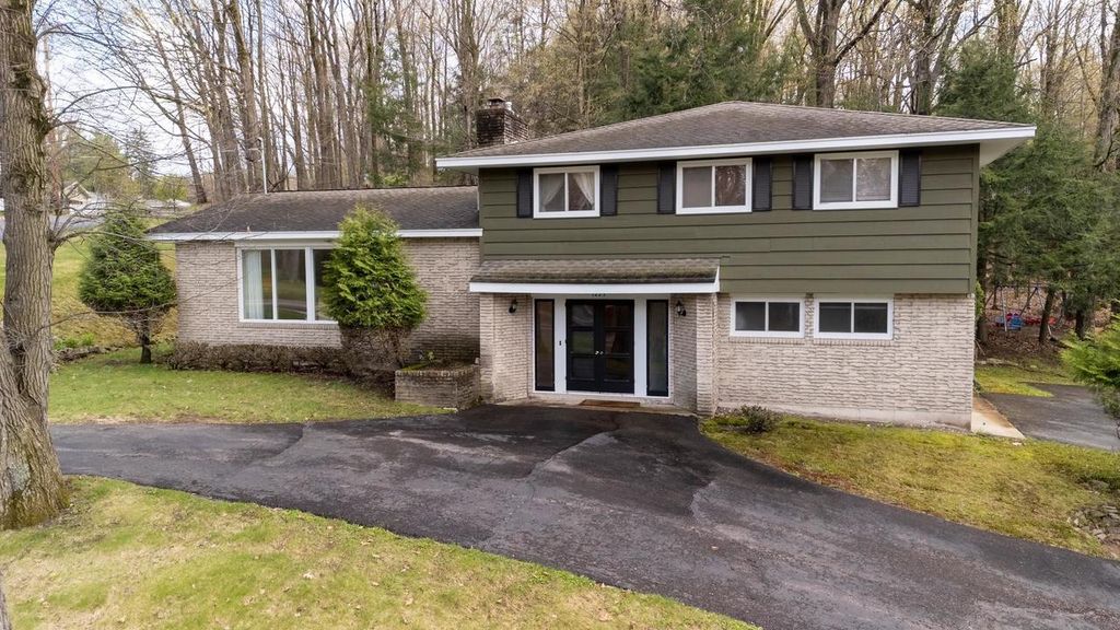 Photo of 1223 Sylvan STREET, Wausau, WI 54403 (MLS # 22602311)