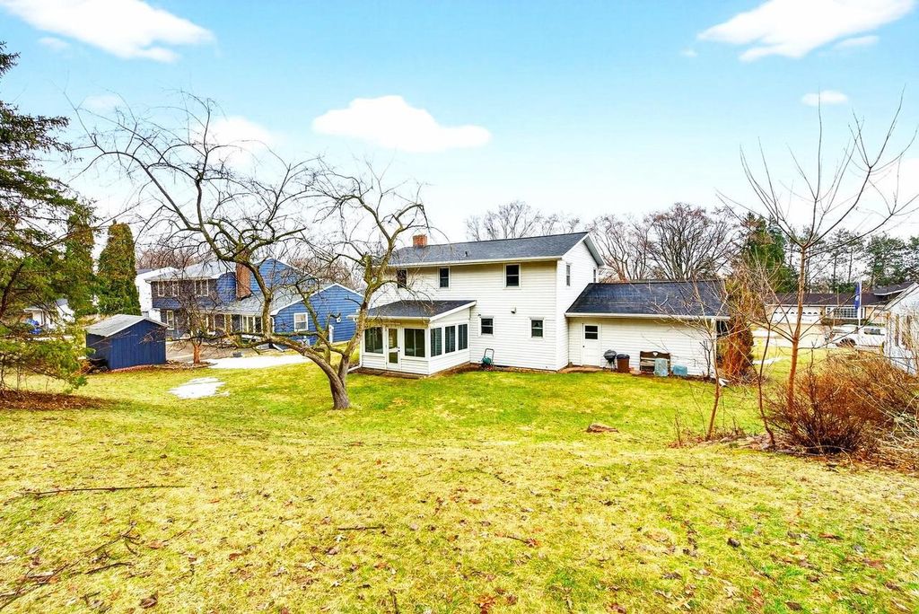 Photo of 2516 Bittersweet AVENUE, Green Bay, WI 54301 (MLS # 50322876)