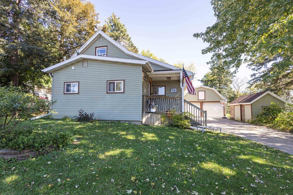 Photo of 1125 Eastman STREET, Platteville, WI 53818 (MLS # 2034476)