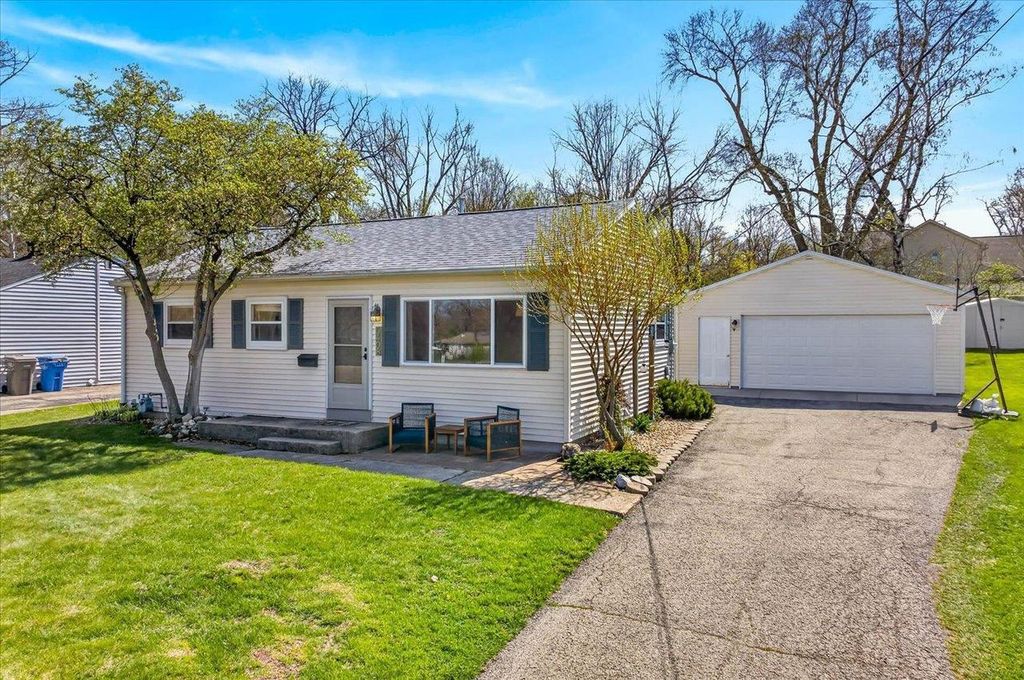Photo of 5408 Healy LANE, Monona, WI 53716 (MLS # 2021682)
