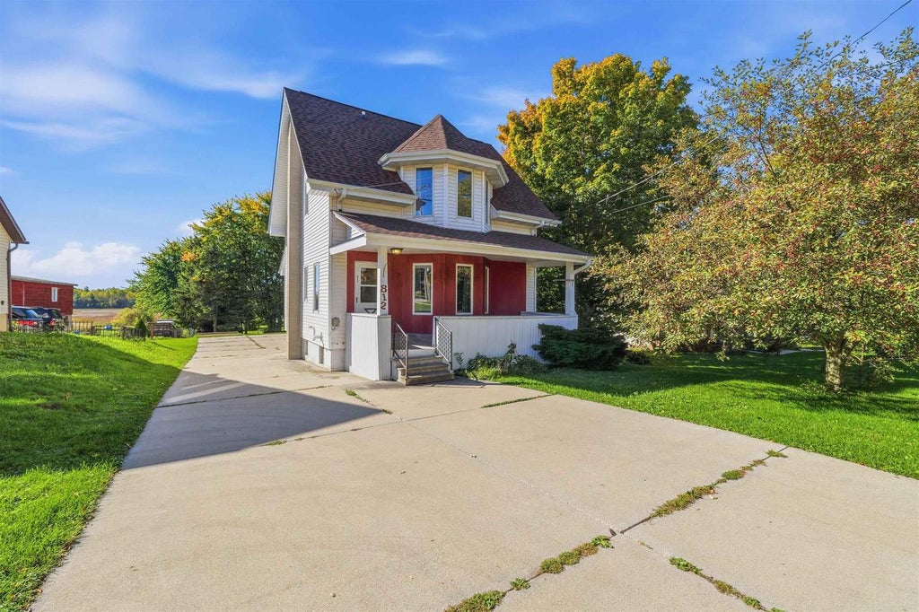 Photo of 812 Fond du Lac STREET, Mount Calvary, WI 53057 (MLS # 50333610)