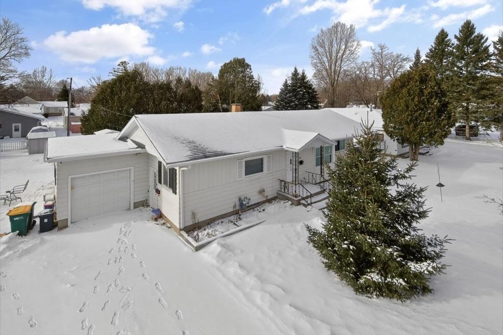 Photo of 625 Dawes STREET, Marinette, WI 54143 (MLS # 50320248)