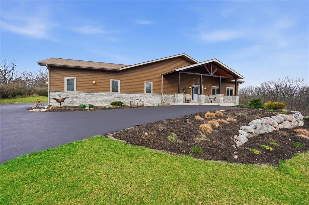 Photo of W4293 Meadow COURT, Lake Geneva, WI 53147 (MLS # 2017125)