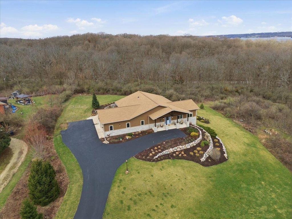 Photo of W4293 Meadow COURT, Lake Geneva, WI 53147 (MLS # 2017125)