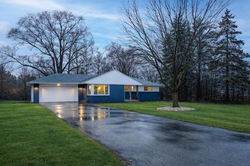 Photo of 3885 N 144th STREET, Brookfield, WI 53005 (MLS # 1945804)