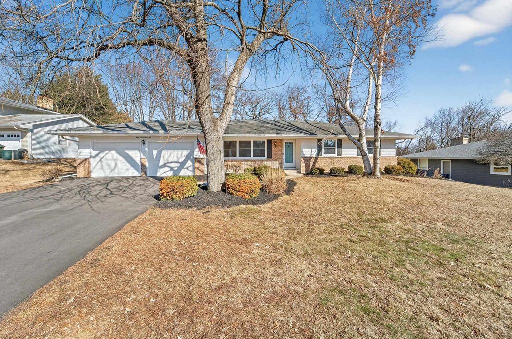 Photo of 5736 Pembroke DRIVE, Fitchburg, WI 53711 (MLS # 2017888)