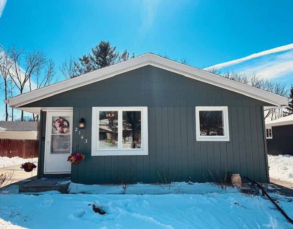 Photo of 2143 MacArthur ROAD, Waukesha, WI 53188 (MLS # 1954436)
