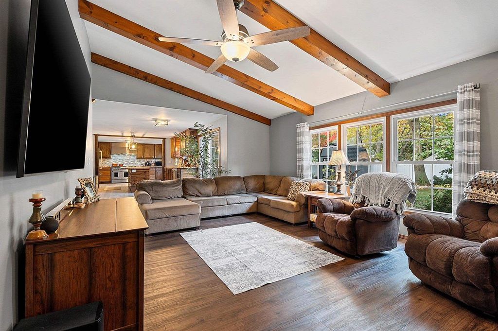 Photo of 404 Stonehedge ROAD, Green Bay, WI 54302 (MLS # 50317949)