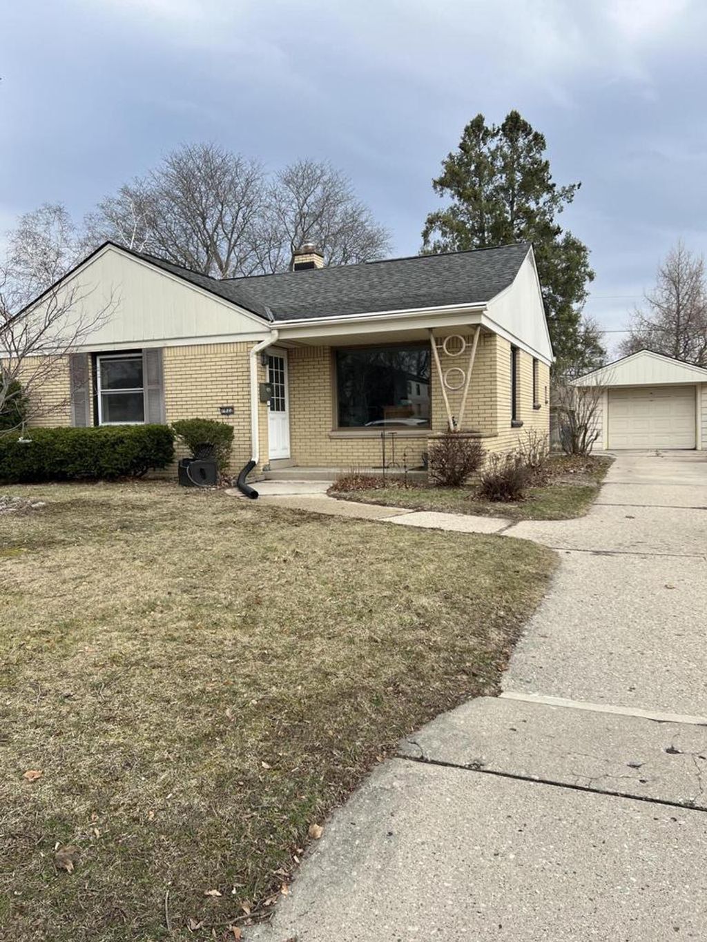 Photo of 7822 W Oklahoma AVENUE, West Allis, WI 53219 (MLS # 1955891)