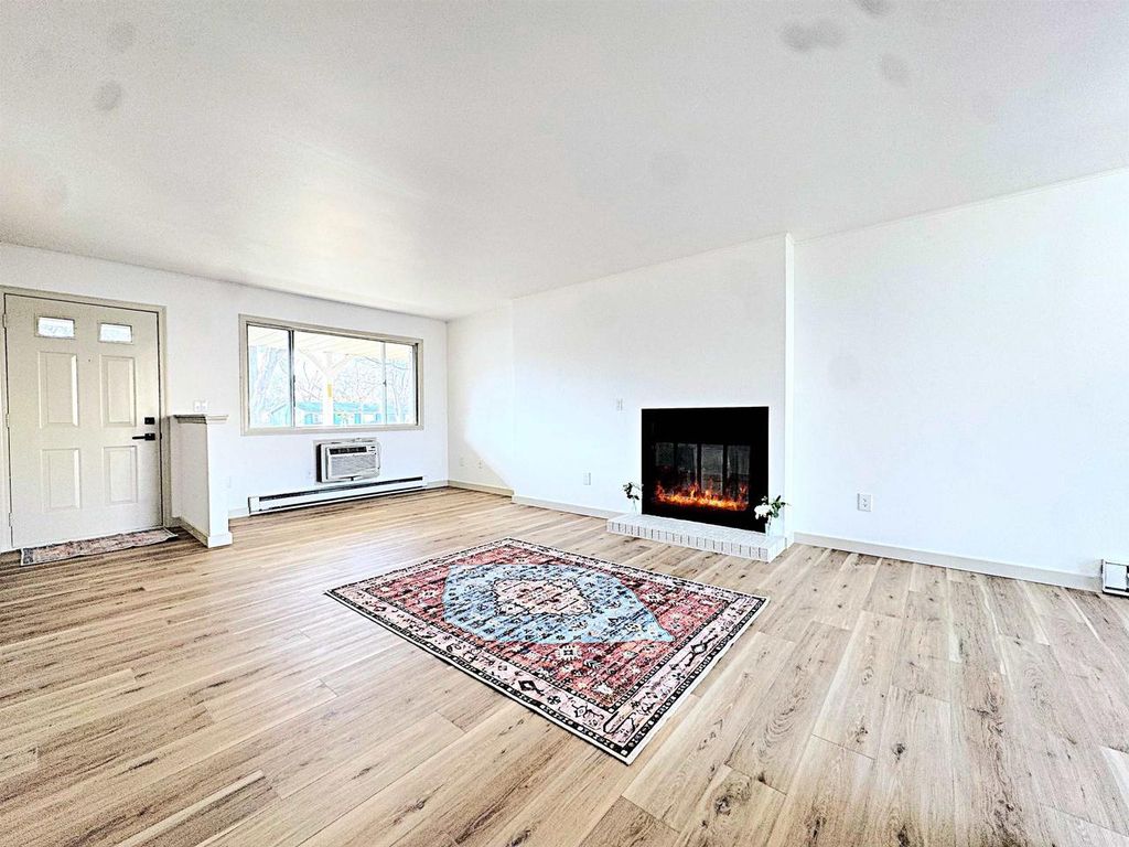 Photo of 77 University DRIVE, Fond Du Lac, WI 54935 (MLS # 50321737)