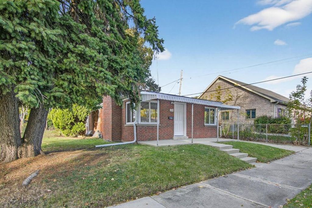 Photo of 1214 Illinois STREET, Racine, WI 53405 (MLS # 1946782)