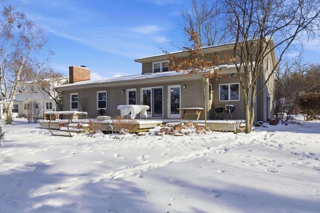 Photo of 816 Woodview DRIVE, Sun Prairie, WI 53590 (MLS # 2015157)