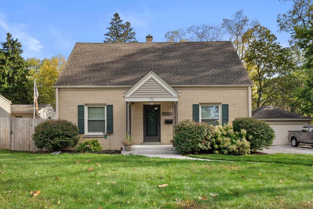 Photo of 3550 Osborne BOULEVARD, Racine, WI 53405 (MLS # 1940460)