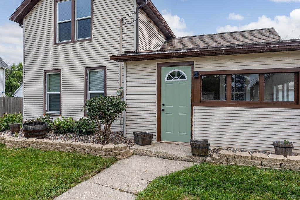 Photo of 200 N Rutland AVENUE, Brooklyn, WI 53521 (MLS # 2030080)