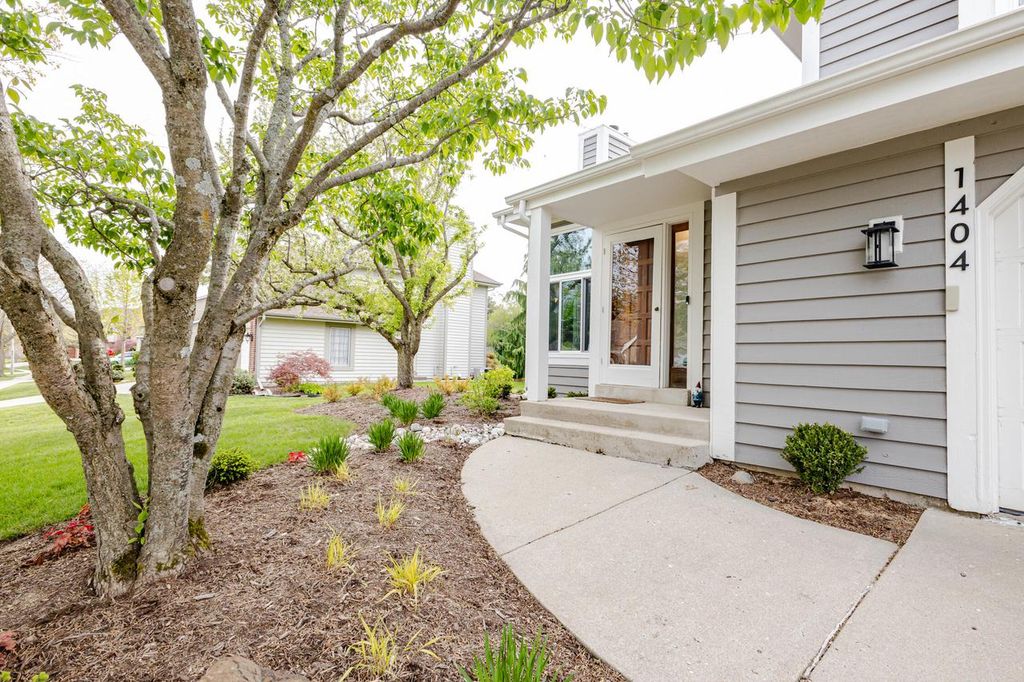 Photo of 1404 40th COURT, Kenosha, WI 53144 (MLS # 1961189)