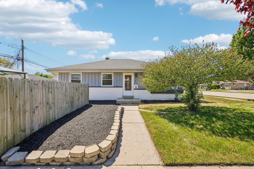 Photo of 3940 Lasalle STREET, Racine, WI 53402 (MLS # 1971594)